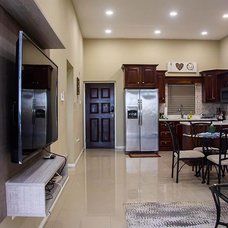 Comfort Homes Kingston Bagian luar foto