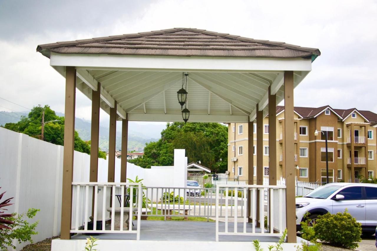 Comfort Homes Kingston Bagian luar foto