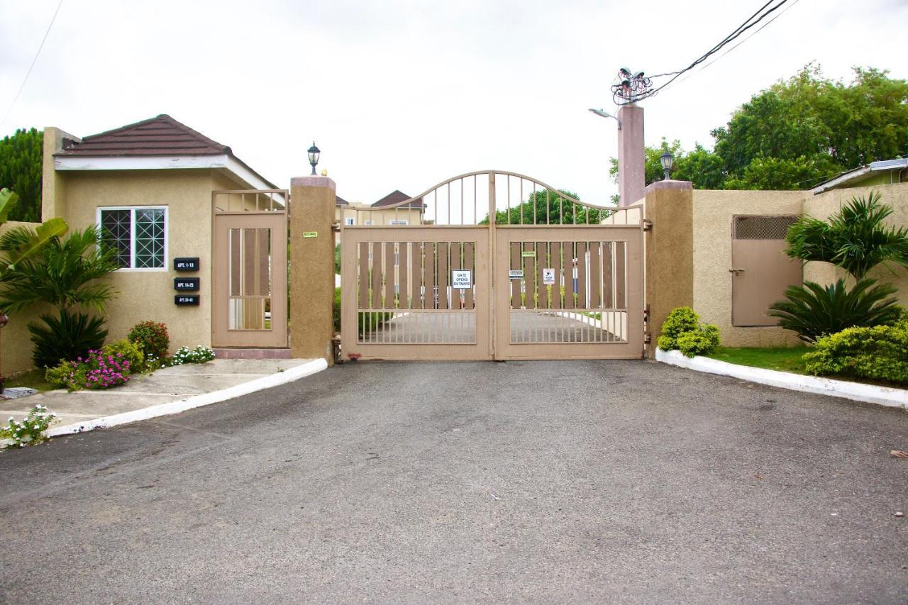 Comfort Homes Kingston Bagian luar foto
