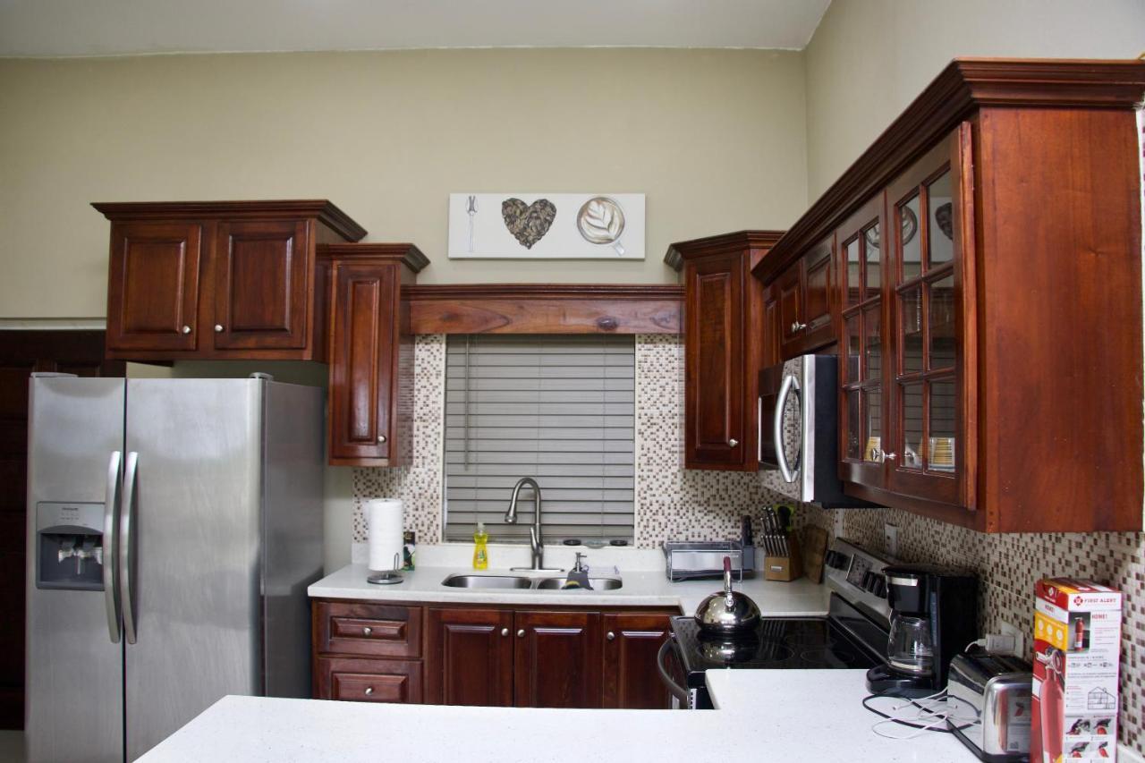 Comfort Homes Kingston Bagian luar foto