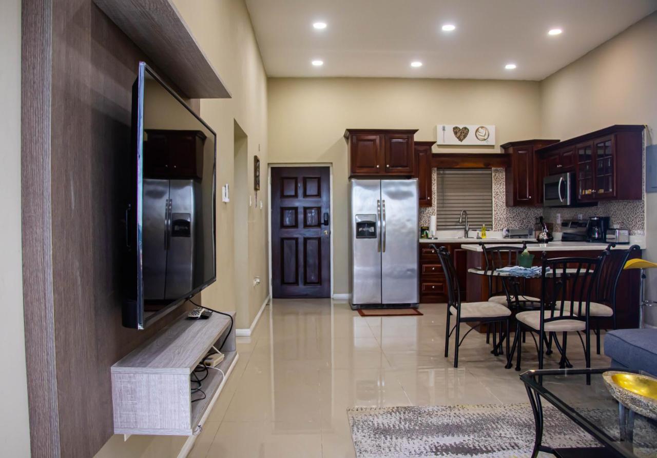 Comfort Homes Kingston Bagian luar foto